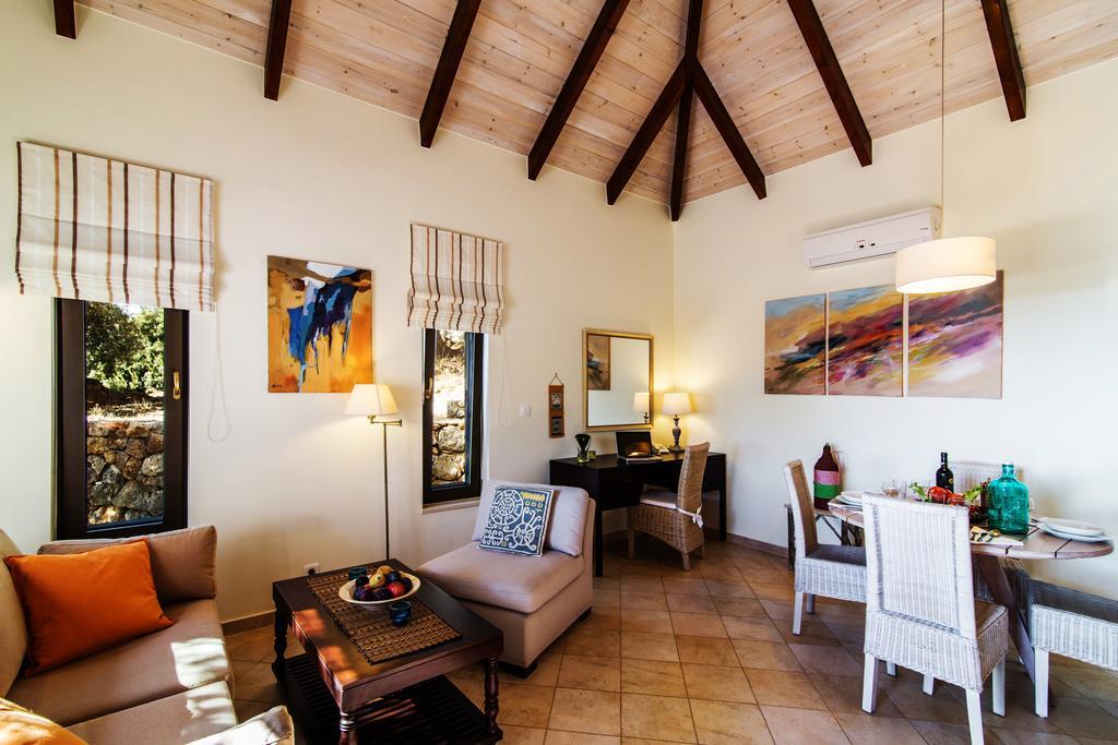 Christos Place-anidri Palaiochora